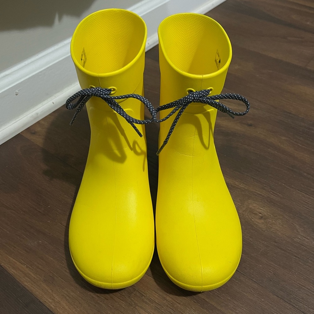 Yellow Croc Rainboots